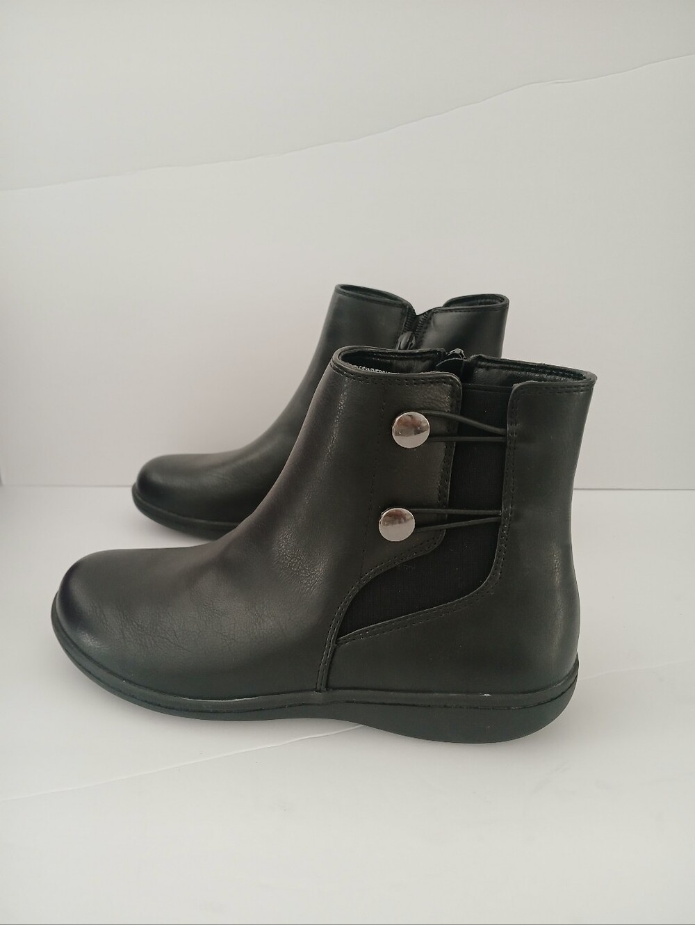 Flex Step Black Women's Ankle Boots Faux Leather Button Detail Women's Size 7